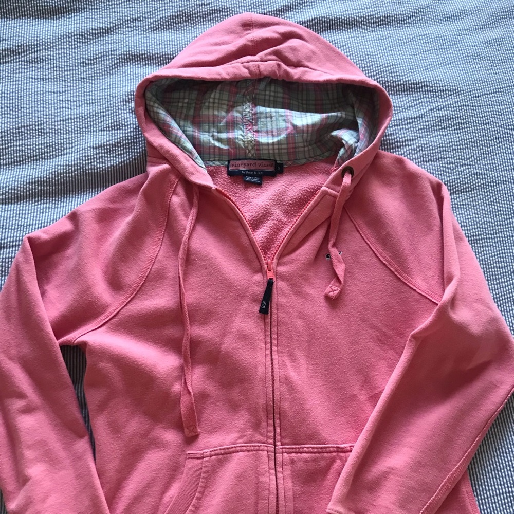 Vineyard vines pink hooded sweatshirt